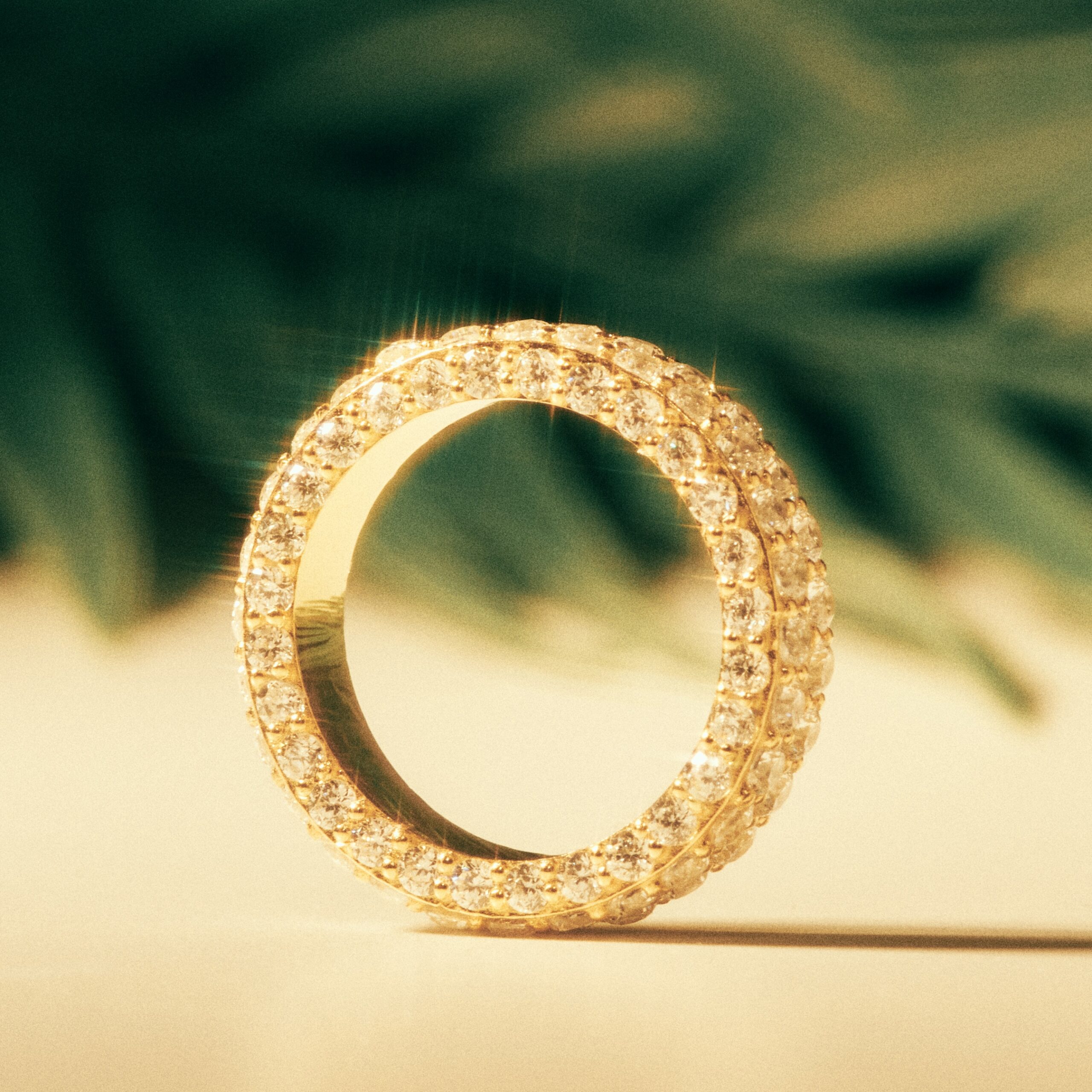 Full eternity pave diamonds ring<br />
K18 yellow gold<br />
Diamond<br />
¥816,000 ~