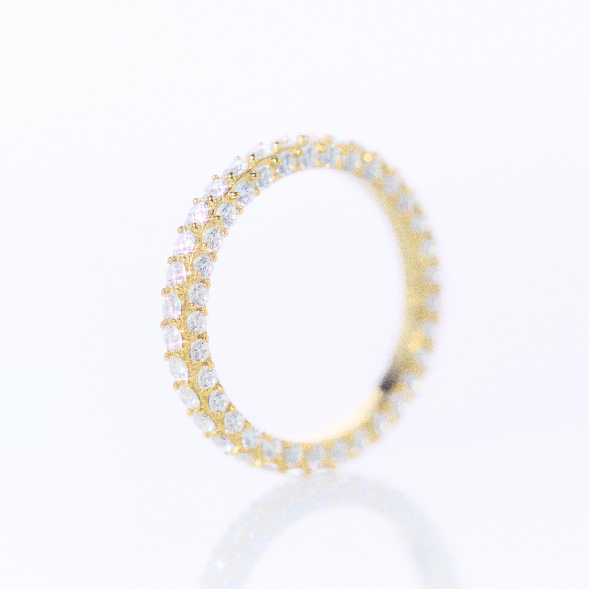 Silky Pave Ring One Line<br />
-k18 yellow gold<br />
-diamonds